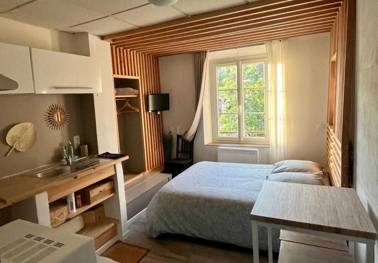Les Glycines, Charmant Studio Au Calme Dans Batisse De Maitre Proche Du Centre Ville Parking Gratuit Digne-les-Bains Exteriör bild